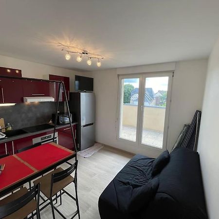 Persea Yourhosthelper Ouistreham Buitenkant foto