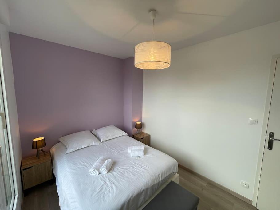 Persea Yourhosthelper Ouistreham Buitenkant foto