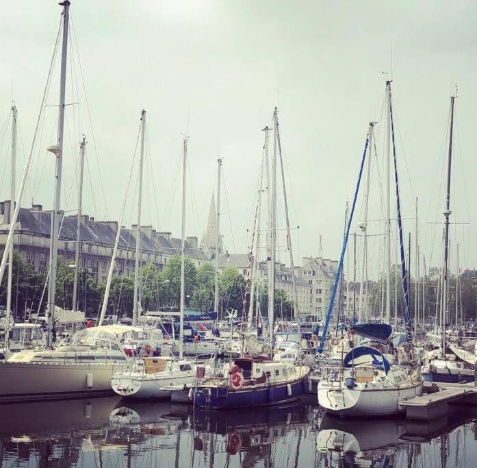 Persea Yourhosthelper Ouistreham Buitenkant foto