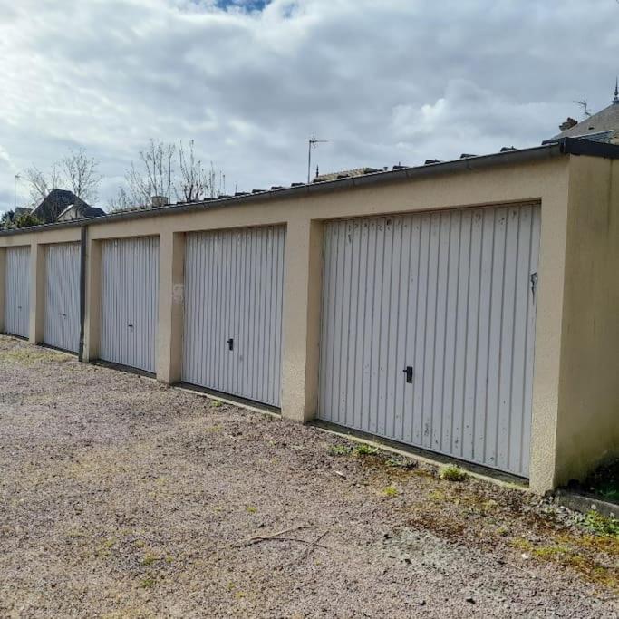 Persea Yourhosthelper Ouistreham Buitenkant foto